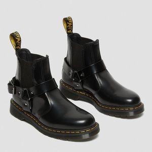 Dr. Martens WINCOX SMOOTH LEATHER BUCKLE BOOTS Size 6
